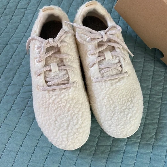 NIB Allbirds Wool Runner Fluff White Sneaker Sz 8 - Picture 2 of 15